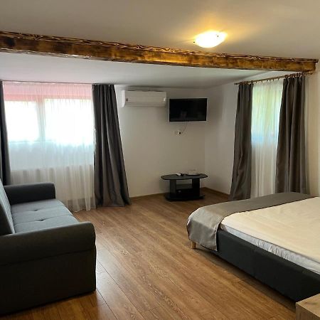 Casa Someseana Guest House Gilgau Ngoại thất bức ảnh