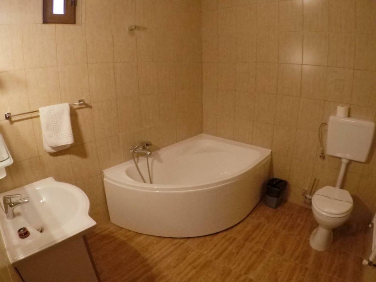 Casa Someseana Guest House Gilgau Ngoại thất bức ảnh