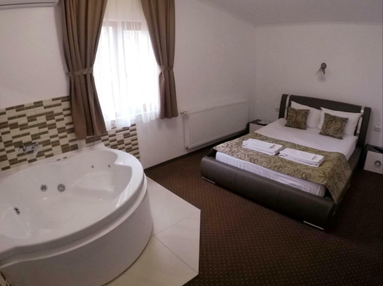 Casa Someseana Guest House Gilgau Ngoại thất bức ảnh